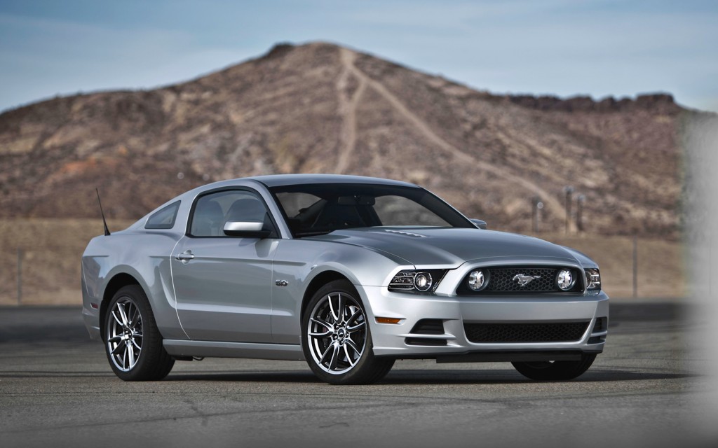 2013-ford-mustang-gt-track-pack-front-view